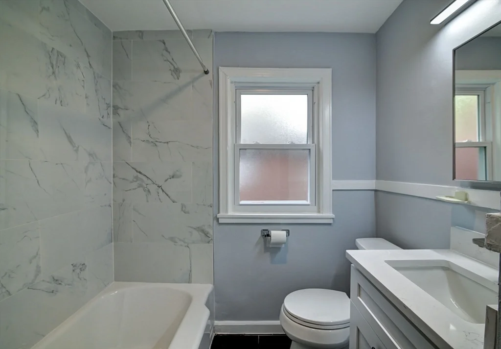 2 bed, 1 bath apartment for rent at 15 Langley Circle Unit 2, Quincy — photo 10 of 26