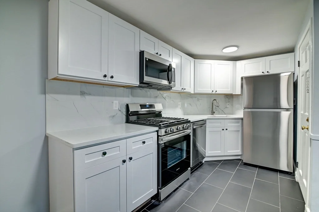 2 bed, 1 bath apartment for rent at 15 Langley Circle Unit 2, Quincy — photo 1 of 26