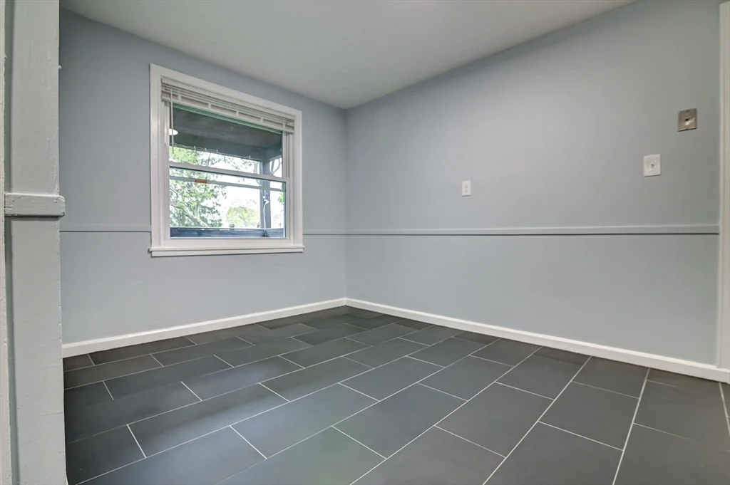 2 bed, 1 bath apartment for rent at 15 Langley Circle Unit 2, Quincy — photo 4 of 26