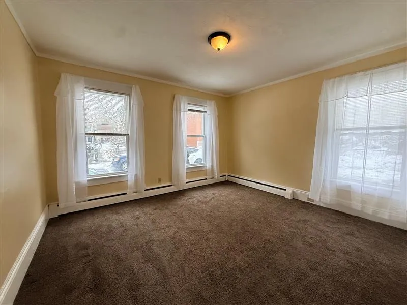2 bed, 1 bath apartment for rent at 15 Laurel St Unit 1, Ward Two — photo 8 of 12