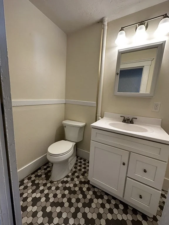 3 bed, 1 bath apartment for rent at 15 Leach Unit 1, Salem — photo 19 of 20