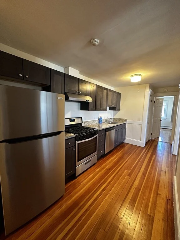 3 bed, 1 bath apartment for rent at 15 Leach Unit 3R, Salem — photo 2 of 17