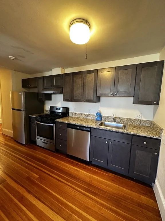 3 bed, 1 bath apartment for rent at 15 Leach Unit 3R, Salem — photo 1 of 17