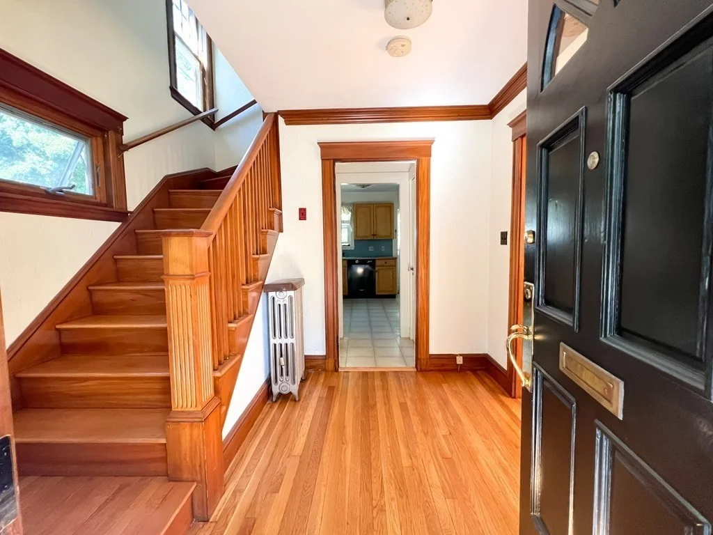 4 bed, 1 bath apartment for rent at 15 Ledyard Unit 15, Wellesley — photo 3 of 19