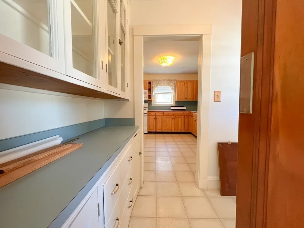 4 bed, 1 bath apartment for rent at 15 Ledyard Unit 15, Wellesley — photo 9 of 19