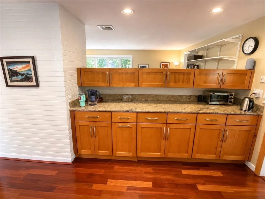 3 bed, 2 bath apartment for rent at 15 Leonard Rd, Framingham — photo 5 of 26