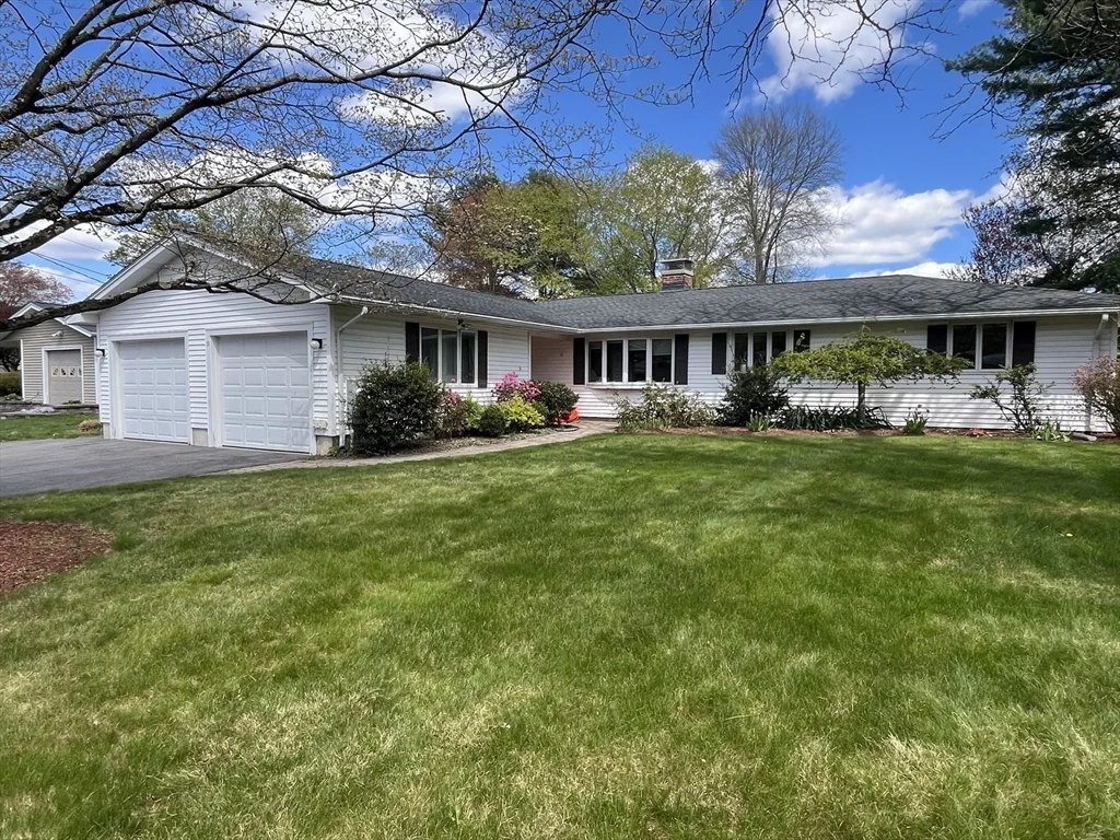 3 bed, 2 bath apartment for rent at 15 Leonard Rd, Framingham — photo 1 of 26