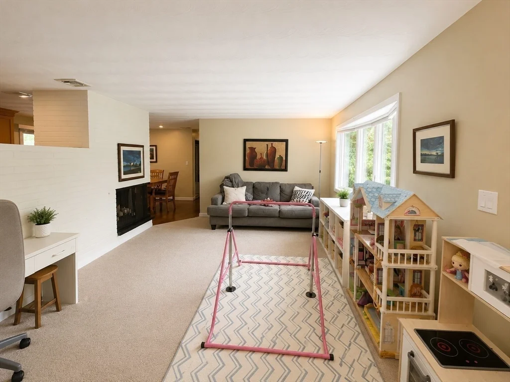 3 bed, 2 bath apartment for rent at 15 Leonard Rd, Framingham — photo 9 of 26