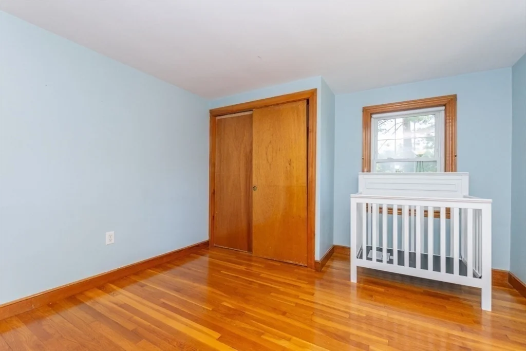 3 bed, 1 bath apartment for rent at 15 Lexington St, Burlington — photo 28 of 40