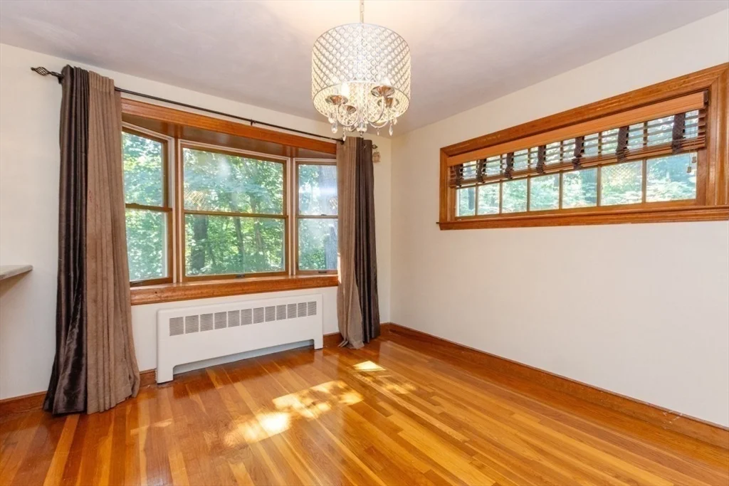3 bed, 1 bath apartment for rent at 15 Lexington St, Burlington — photo 13 of 40