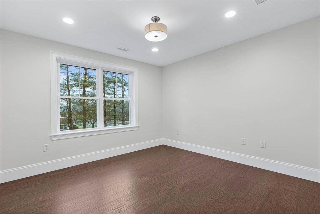 3 bed, 2 bath apartment for rent at 15 Lily Pond Ln Unit 15, Lexington — photo 19 of 31