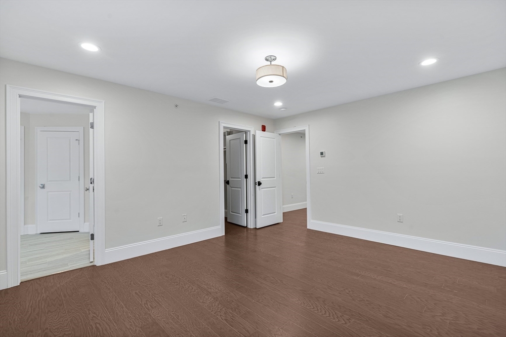 3 bed, 2 bath apartment for rent at 15 Lily Pond Ln Unit 15, Lexington — photo 26 of 31