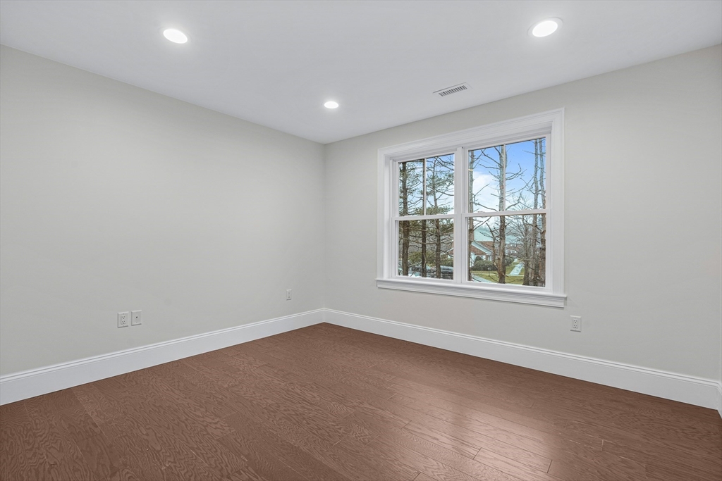 3 bed, 2 bath apartment for rent at 15 Lily Pond Ln Unit 15, Lexington — photo 20 of 31