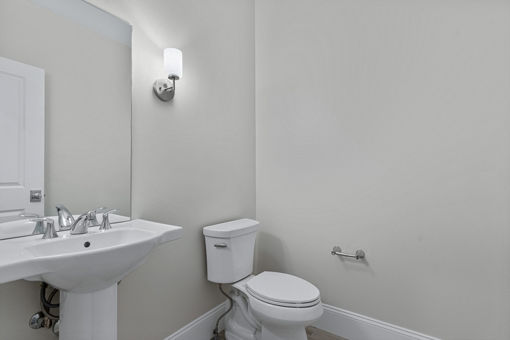 3 bed, 2 bath apartment for rent at 15 Lily Pond Ln Unit 15, Lexington — photo 15 of 31