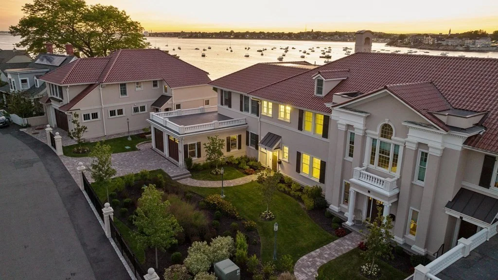 4 bed, 3 bath apartment for rent at 15 Lincoln House Ave Unit 15, Swampscott — photo 2 of 40