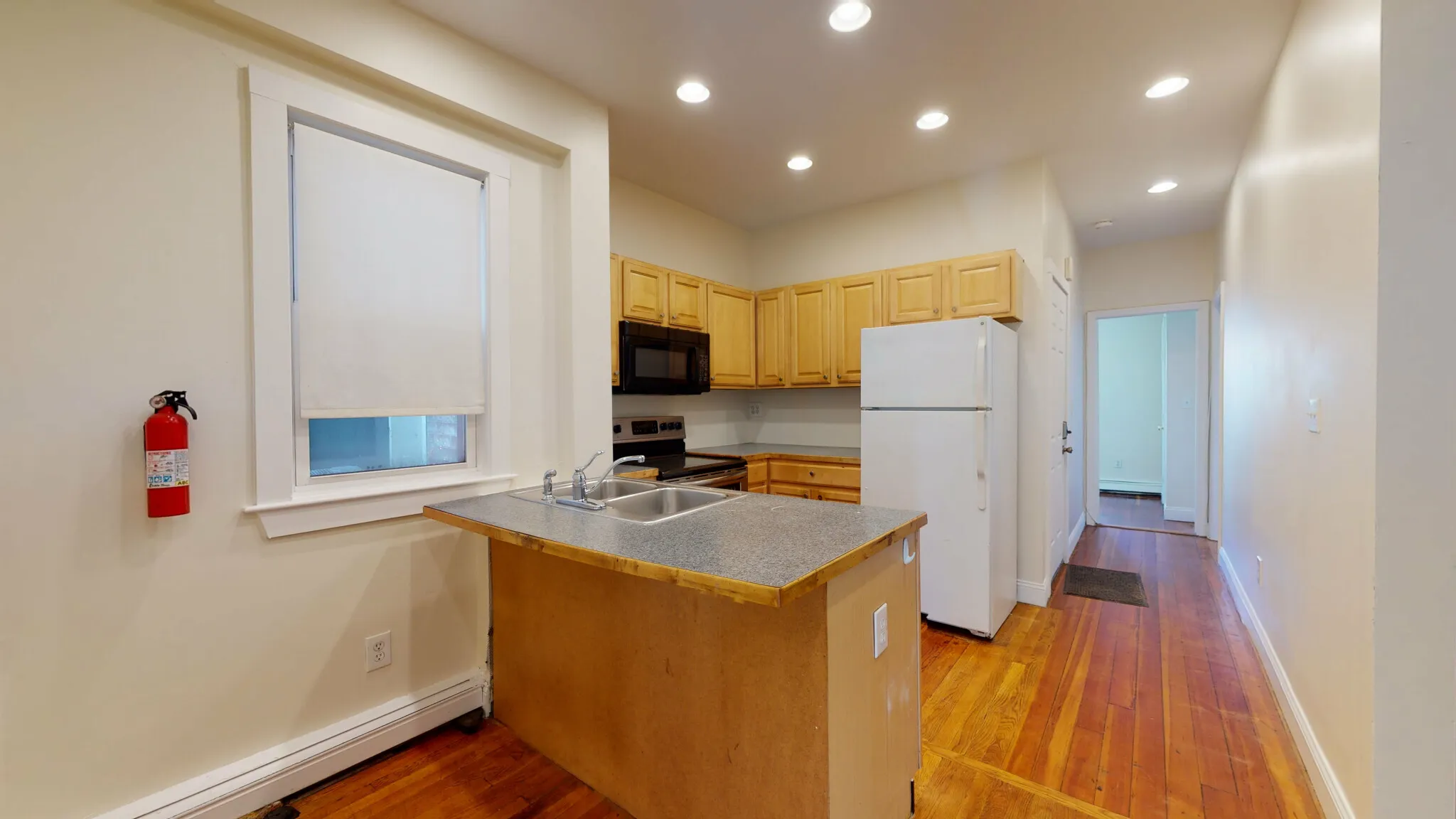 4 bed, 2 bath apartment for rent at 15 Linden St Unit 2, Allston — photo 8 of 22
