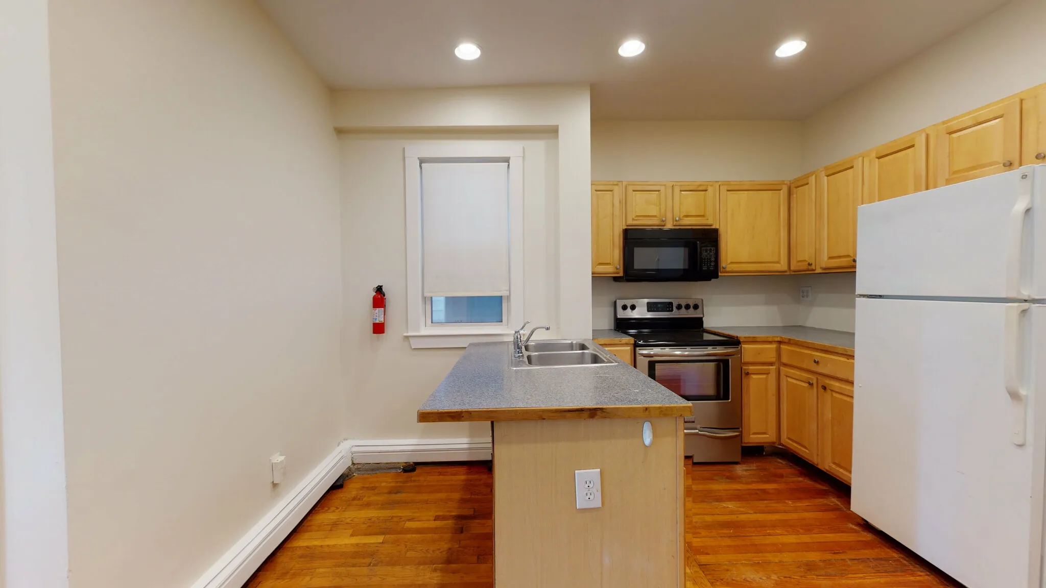 4 bed, 2 bath apartment for rent at 15 Linden St Unit 2, Allston — photo 13 of 22