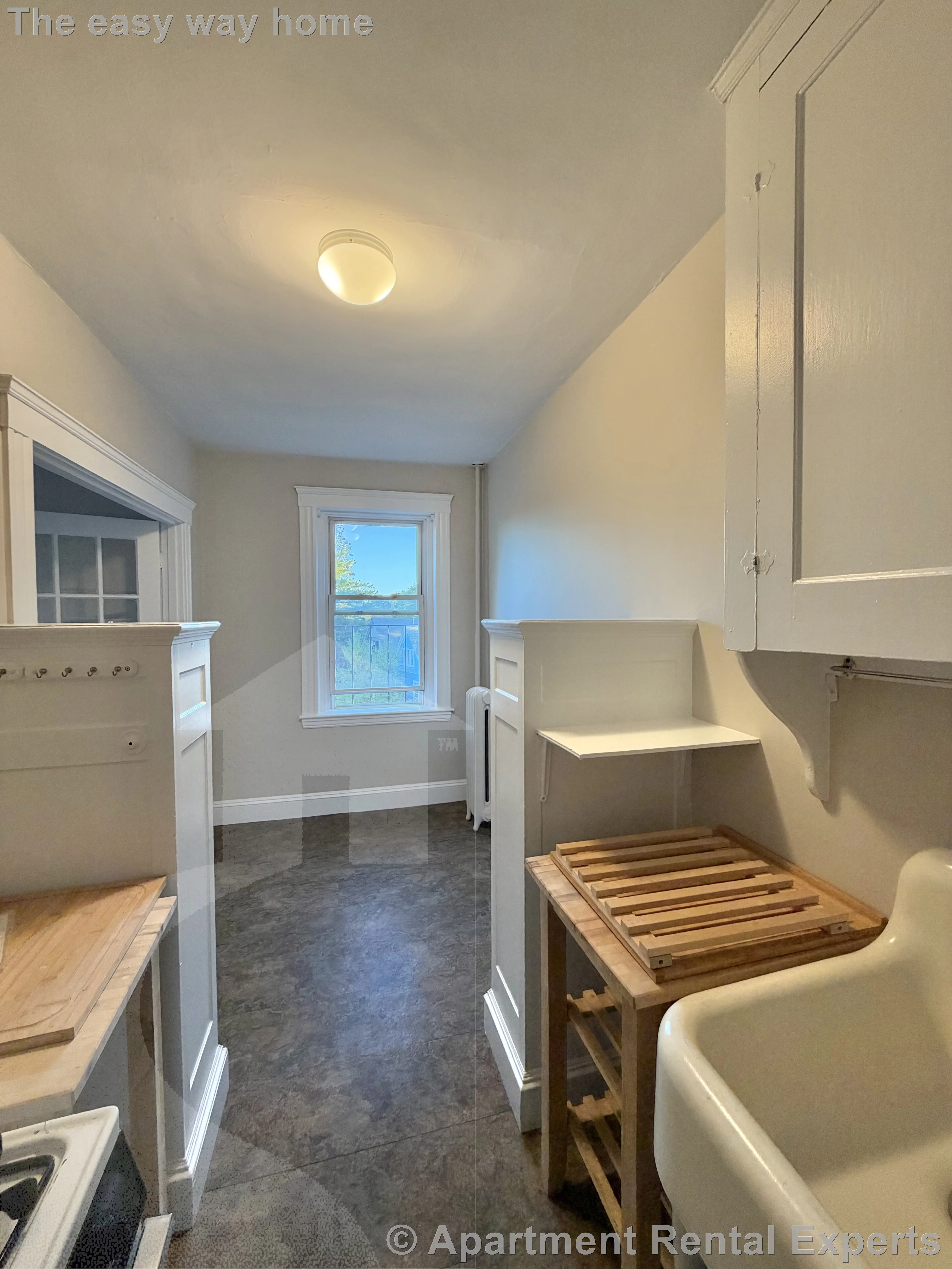 Studio bed, 1 bath apartment for rent at 15 Linnaean St Unit 15, Porter Square — photo 2 of 10