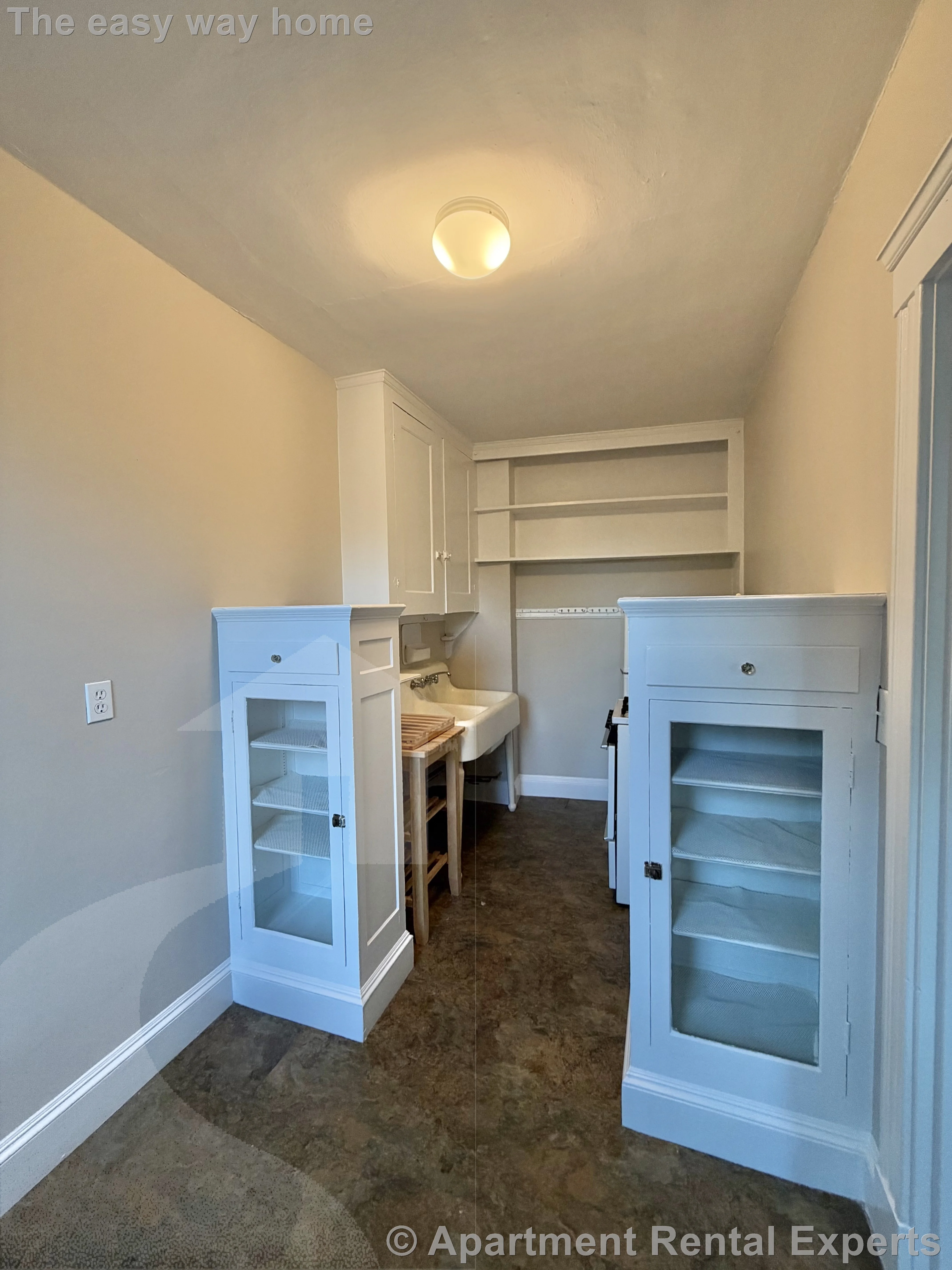 Studio bed, 1 bath apartment for rent at 15 Linnaean St Unit 15, Porter Square — photo 4 of 10