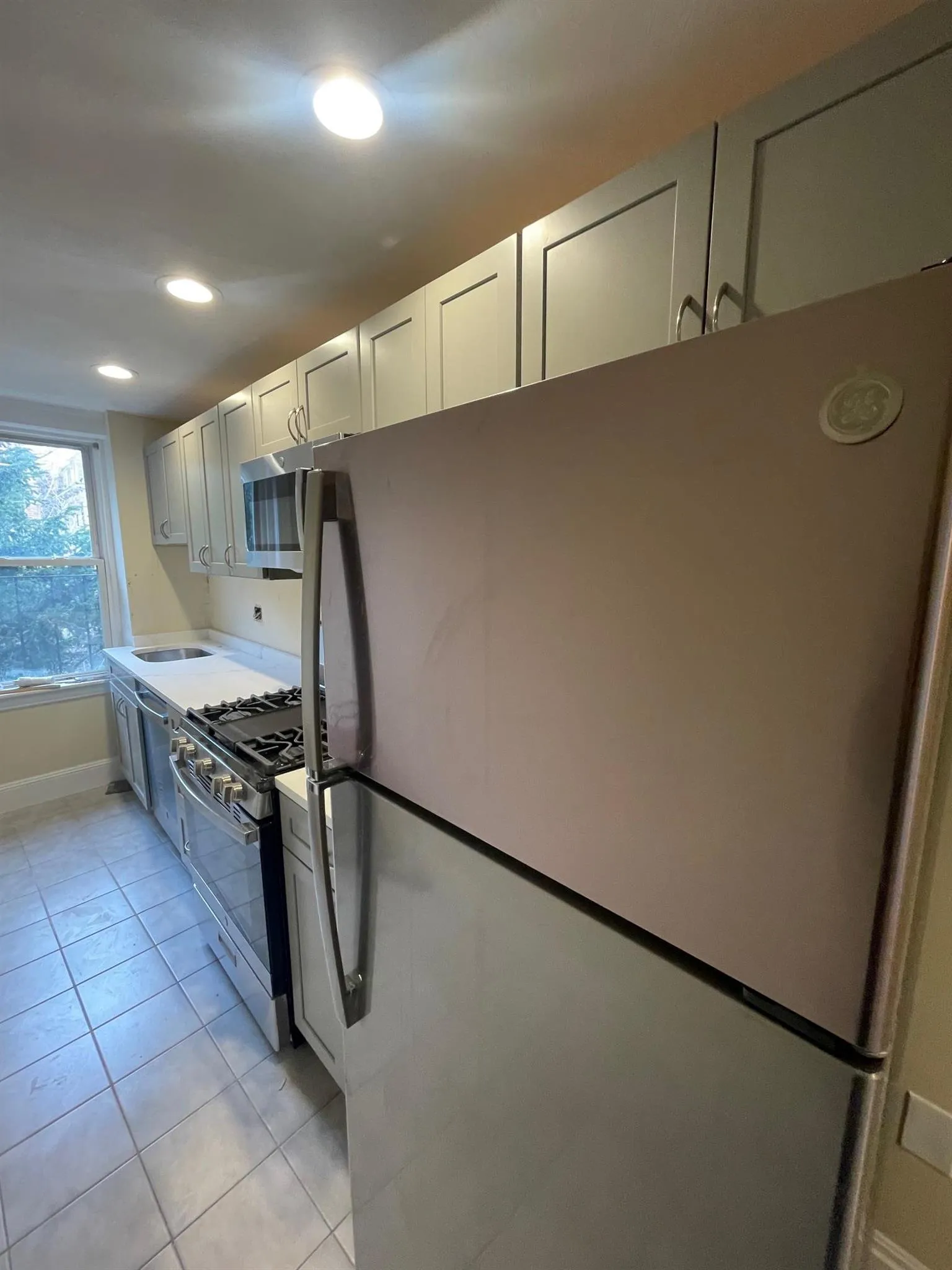 1 bed, 1 bath apartment for rent at 15 Linnaean St Unit 8, Harvard Square — photo 2 of 14