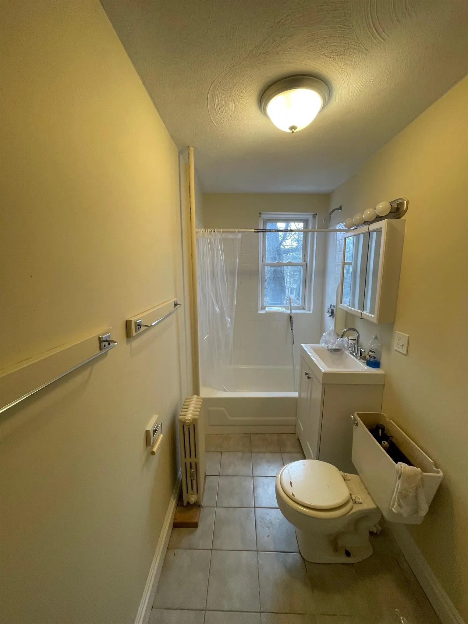 1 bed, 1 bath apartment for rent at 15 Linnaean St Unit 8, Harvard Square — photo 6 of 14