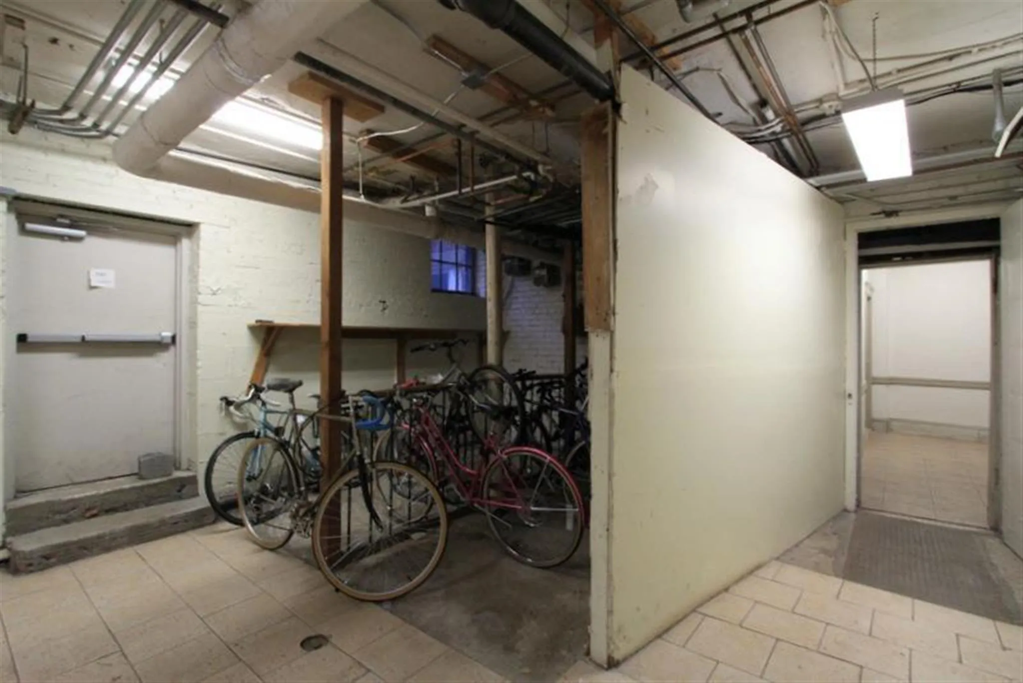 1 bed, 1 bath apartment for rent at 15 Linnaean St Unit 8, Harvard Square — photo 12 of 14