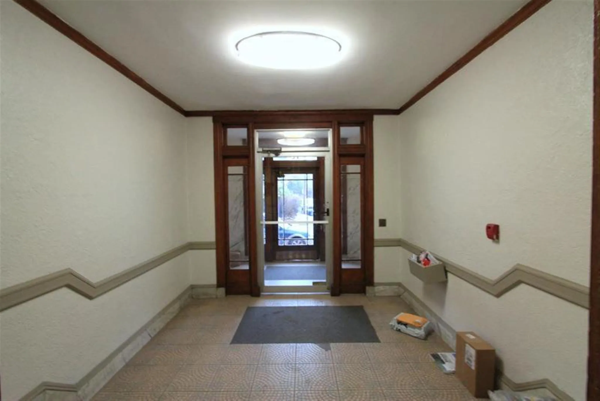 1 bed, 1 bath apartment for rent at 15 Linnaean St Unit 8, Harvard Square — photo 11 of 14
