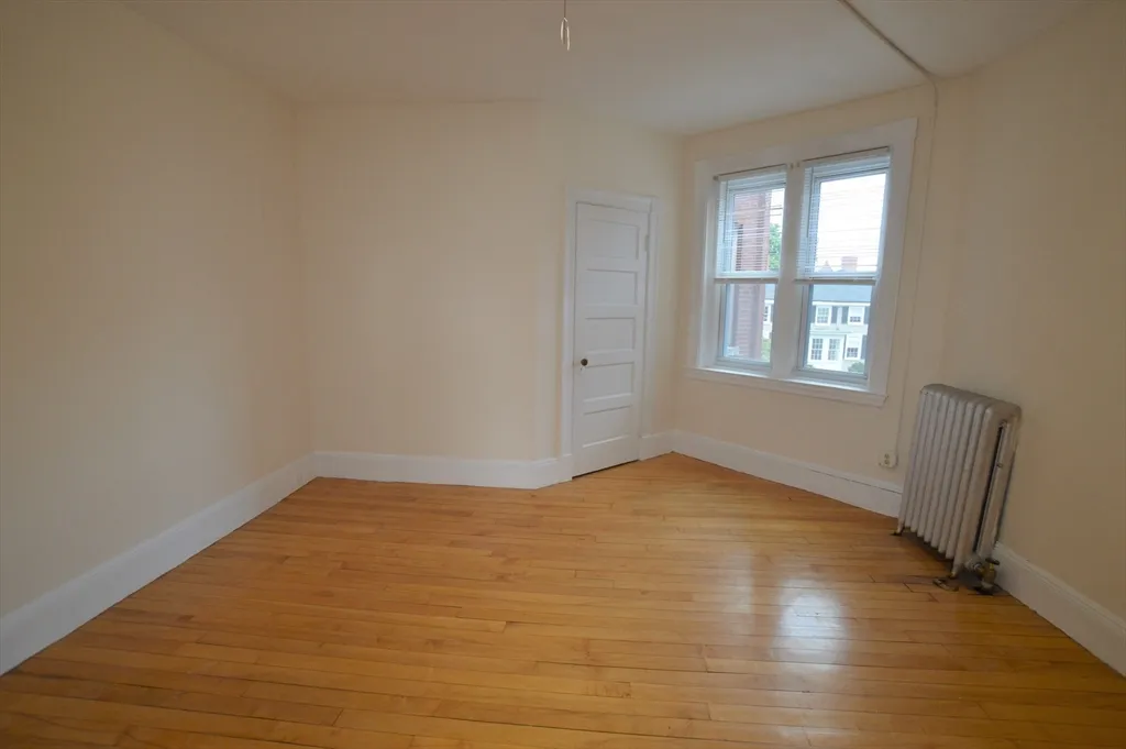 1 bed, 1 bath apartment for rent at 15 Lynde St Unit 22, Salem — photo 4 of 7
