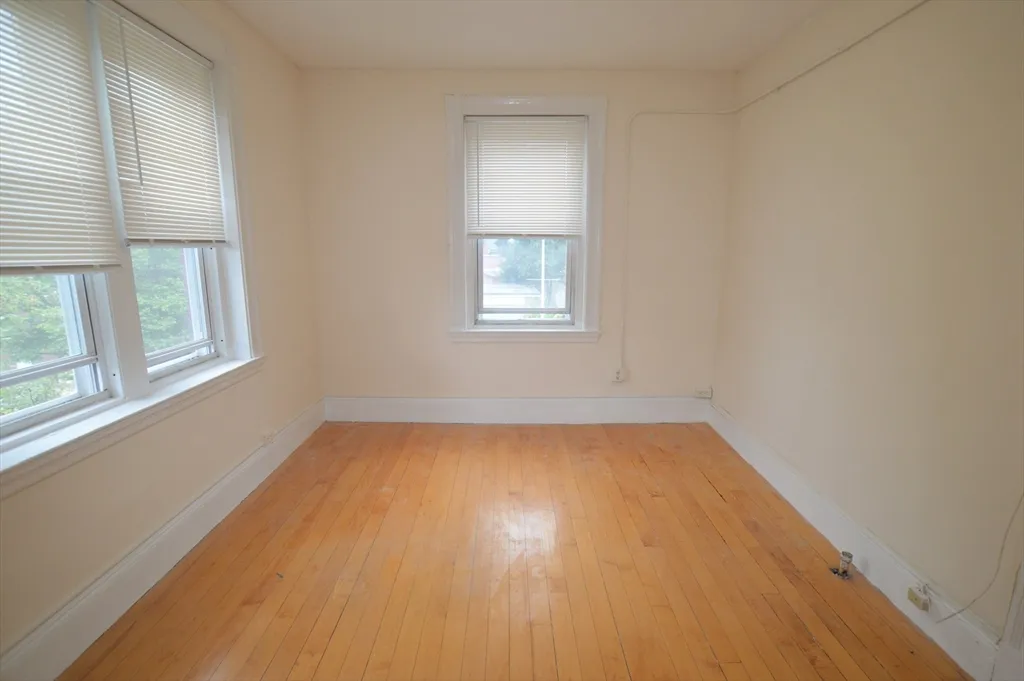 1 bed, 1 bath apartment for rent at 15 Lynde St Unit 22, Salem — photo 3 of 7