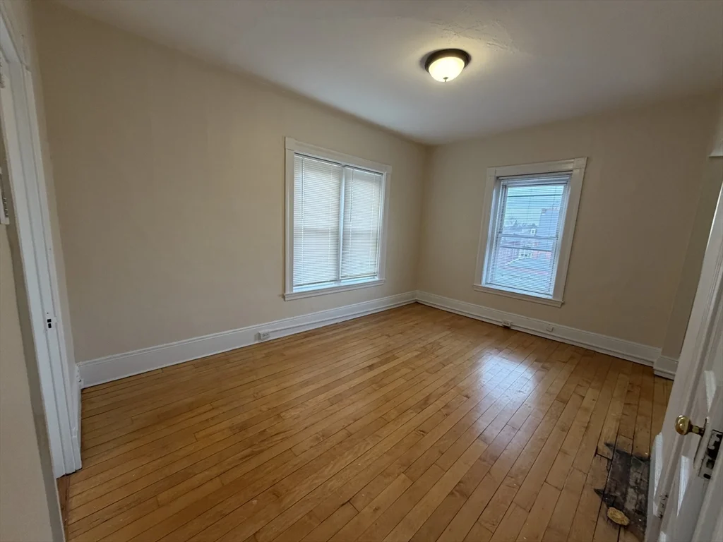 Studio bed, 1 bath apartment for rent at 15 Lynde St Unit 33, Salem — photo 2 of 7