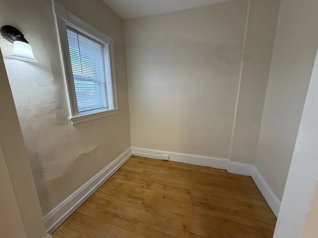 Studio bed, 1 bath apartment for rent at 15 Lynde St Unit 33, Salem — photo 4 of 7