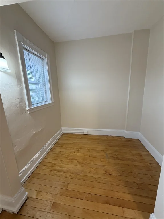 Studio bed, 1 bath apartment for rent at 15 Lynde St Unit 33, Salem — photo 3 of 7
