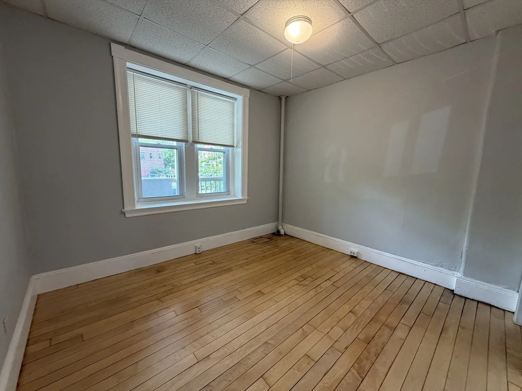 2 bed, 1 bath apartment for rent at 15 Lynde St Unit 5, Glenwood — photo 6 of 8