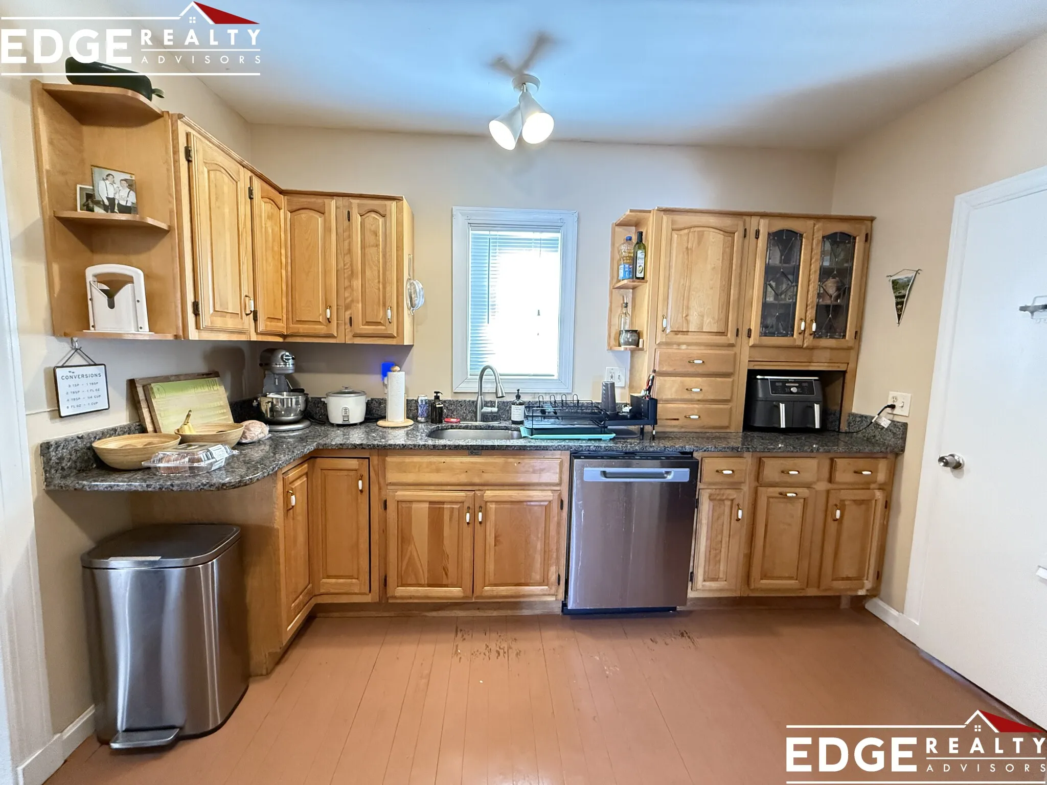 1 bed, 1 bath apartment for rent at 15 Lyons St Unit 1, Strawberry Hill