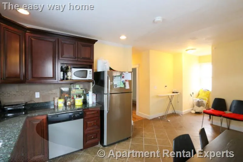 3 bed, 1 bath apartment for rent at 15 Magnus Ave Unit 3, Union Square — photo 3 of 20