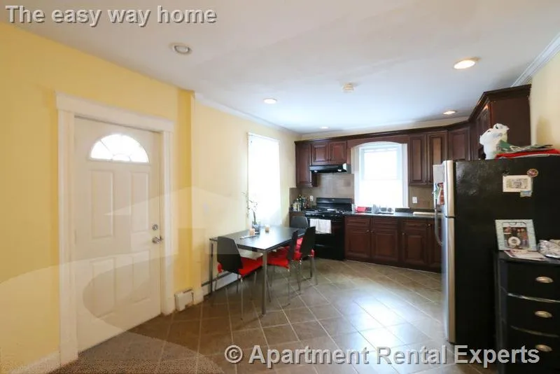 3 bed, 1 bath apartment for rent at 15 Magnus Ave Unit 3, Union Square — photo 2 of 20