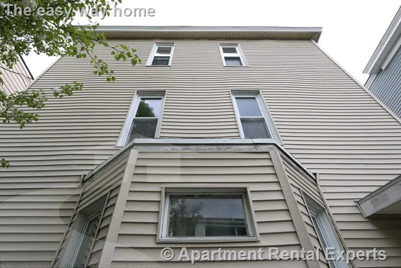 3 bed, 1 bath apartment for rent at 15 Magnus Ave Unit 3, Union Square — photo 4 of 20