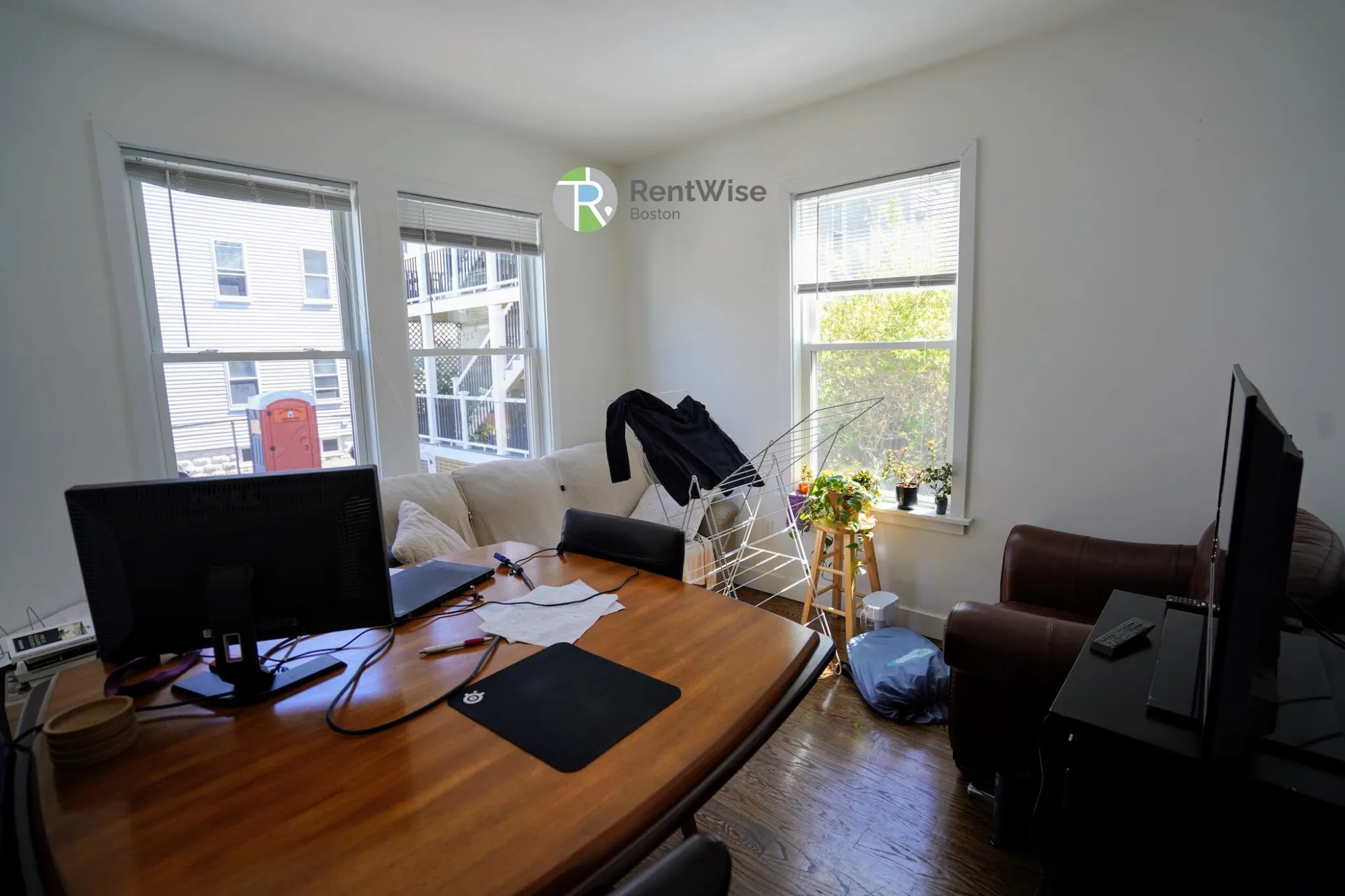 3 bed, 1.5 bath apartment for rent at 15 Marney St Unit 2, Wellington-Harrington — photo 4 of 26