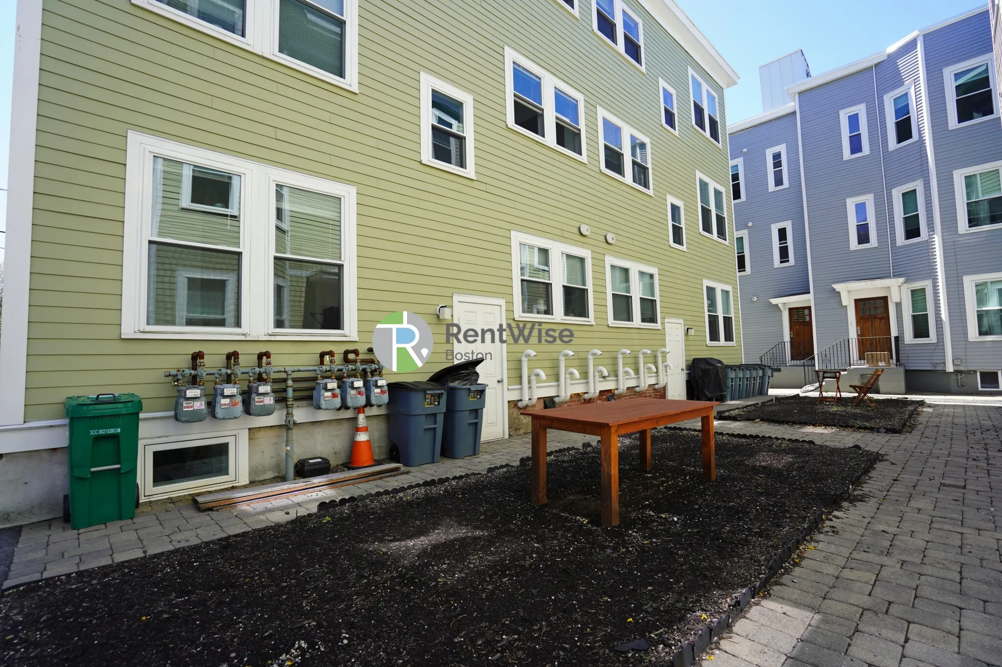 3 bed, 1.5 bath apartment for rent at 15 Marney St Unit 2, Wellington-Harrington — photo 21 of 26