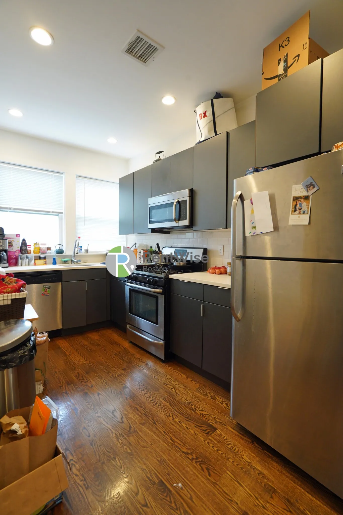 3 bed, 2 bath apartment for rent at 15 Marney St Unit 3, Wellington-Harrington — photo 4 of 25