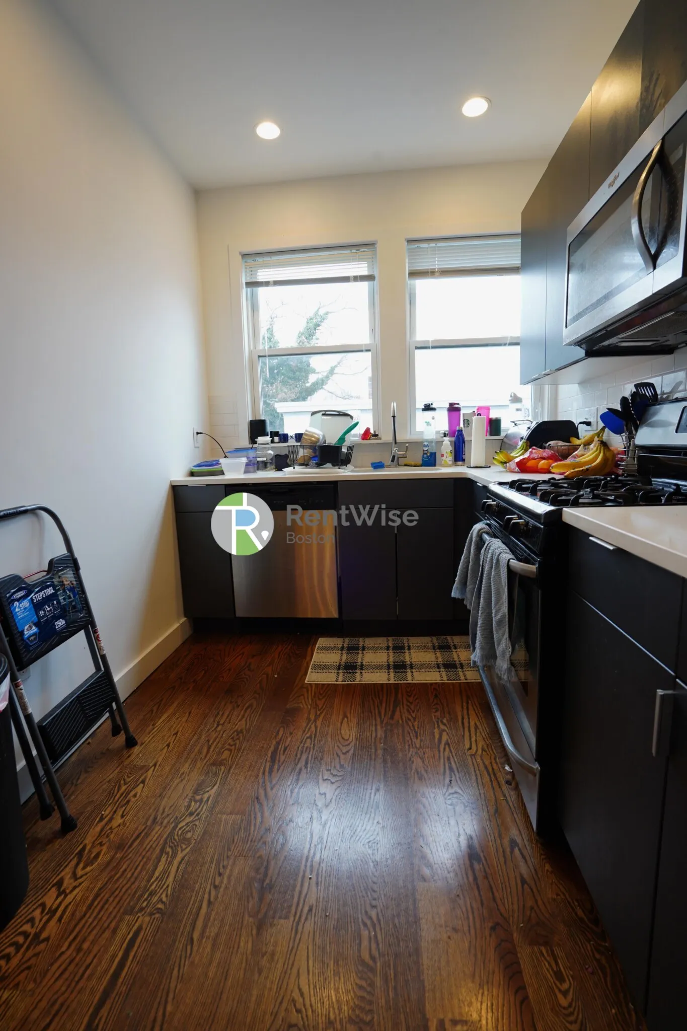 3 bed, 2 bath apartment for rent at 15 Marney St Unit 5, Wellington-Harrington — photo 3 of 32