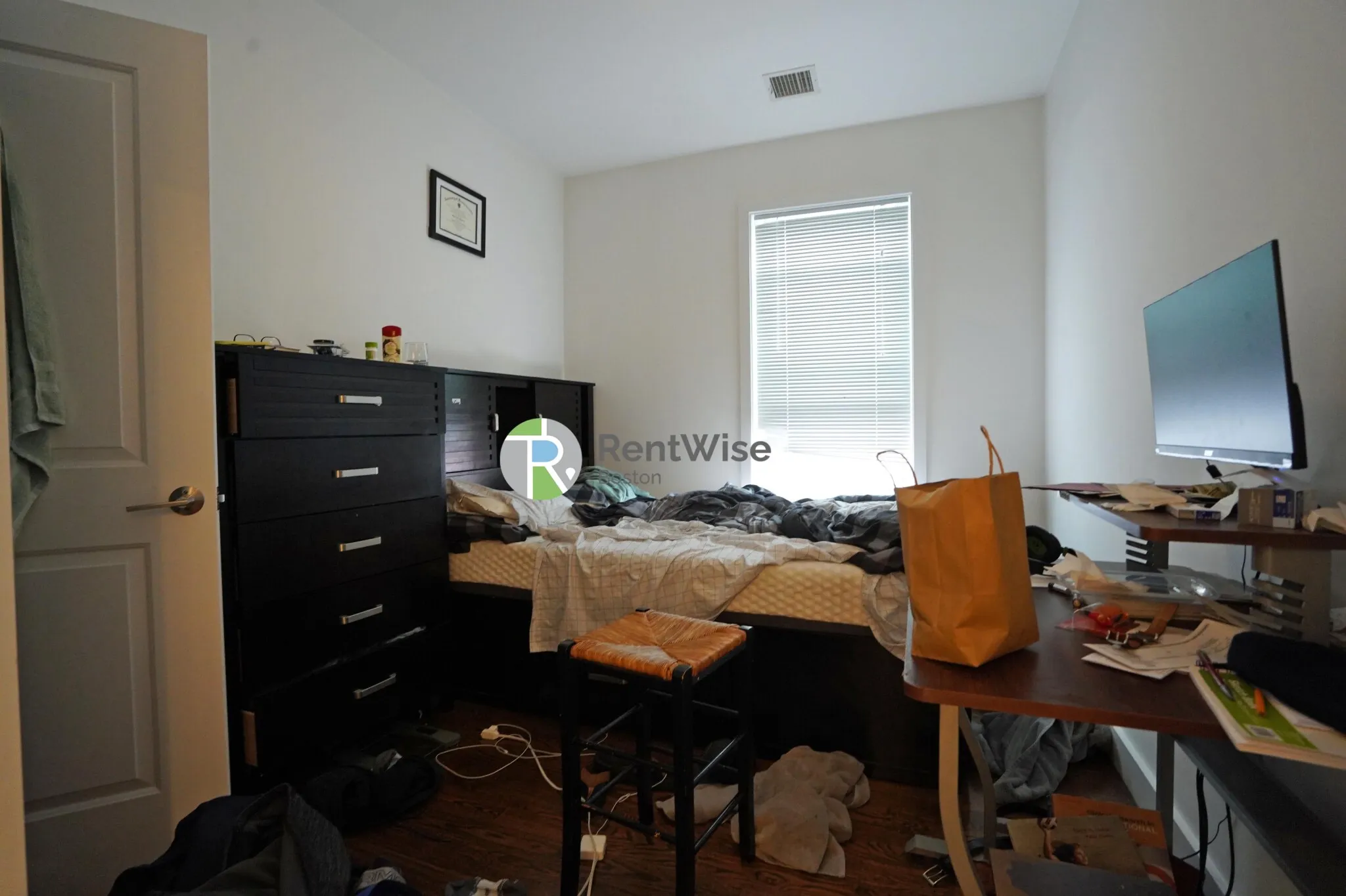 3 bed, 2 bath apartment for rent at 15 Marney St Unit 5, Wellington-Harrington — photo 6 of 32