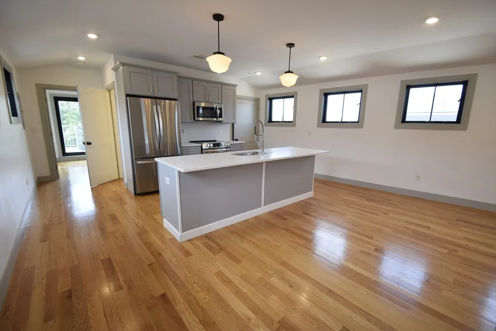 2 bed, 1 bath apartment for rent at 15 Maywood St Unit 4, Roxbury — photo 1 of 14