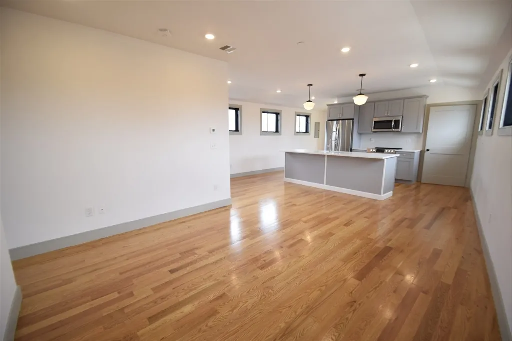 2 bed, 1 bath apartment for rent at 15 Maywood St Unit 4, Roxbury — photo 6 of 14