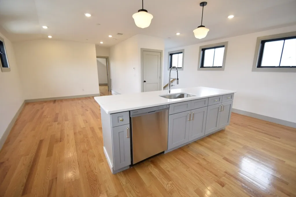 2 bed, 1 bath apartment for rent at 15 Maywood St Unit 4, Roxbury — photo 2 of 14