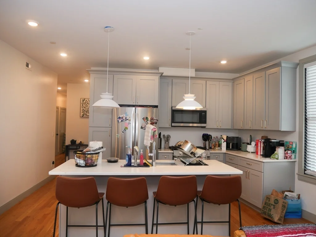 3 bed, 2 bath apartment for rent at 15 Maywood Unit 1, Roxbury — photo 2 of 12