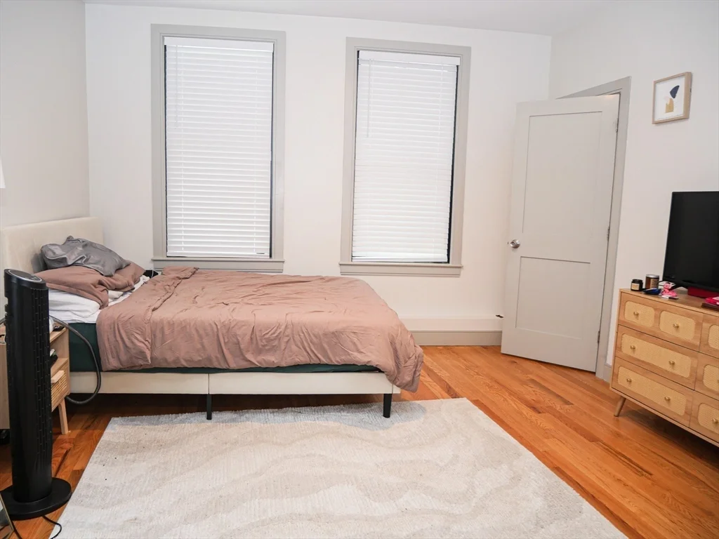 3 bed, 2 bath apartment for rent at 15 Maywood Unit 1, Roxbury — photo 9 of 12