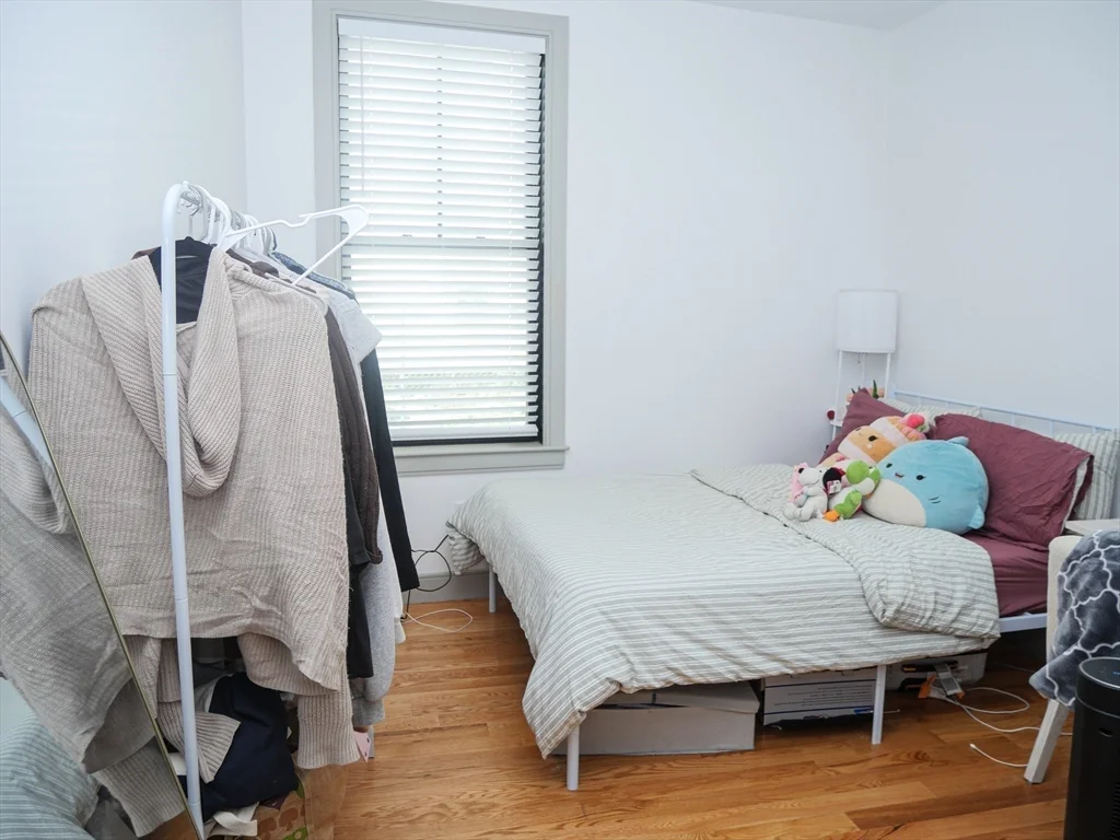 3 bed, 2 bath apartment for rent at 15 Maywood Unit 1, Roxbury — photo 11 of 12