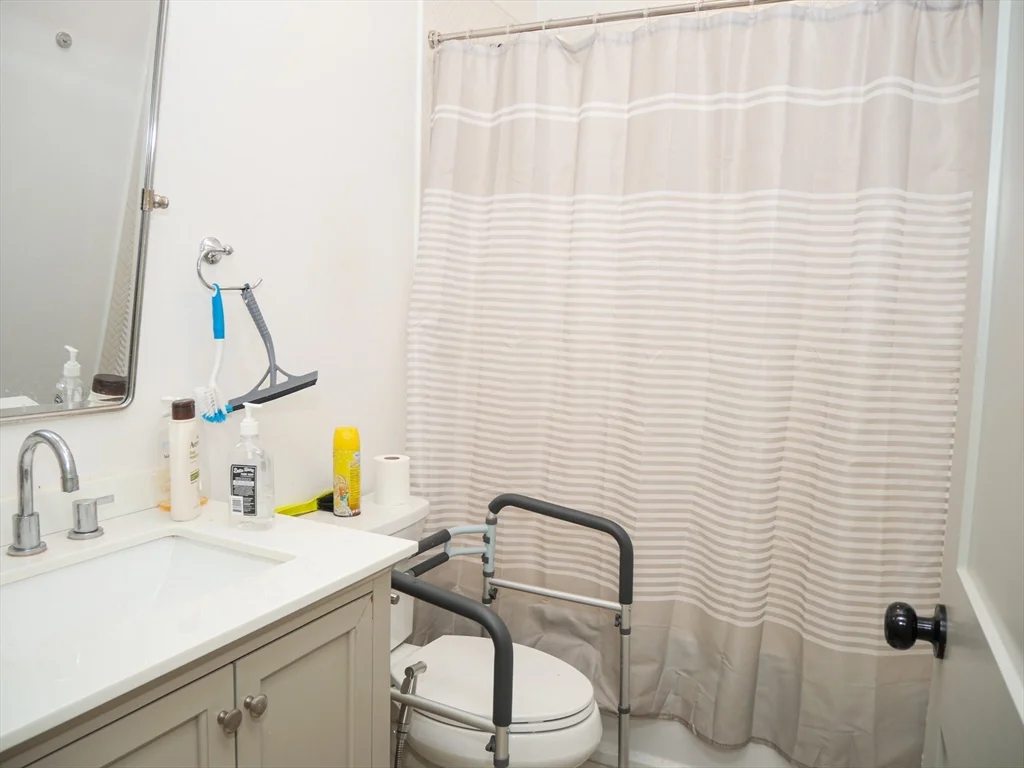 3 bed, 2 bath apartment for rent at 15 Maywood Unit 2, Roxbury — photo 8 of 8