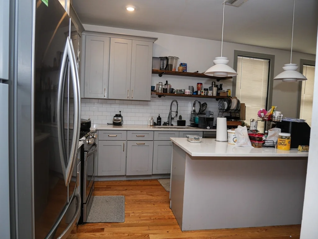 3 bed, 2 bath apartment for rent at 15 Maywood Unit 2, Roxbury — photo 2 of 8